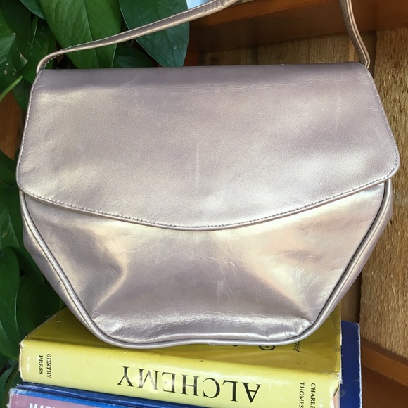 Vintage Handbags - Vintage Hexagon Metallic Gold Crossbody Purse